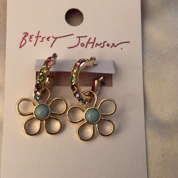 Betsey Johnson Love Fest Huggie Hoop Earrings With Open Frame Daisy Charm NWT - Picture 3 of 14
